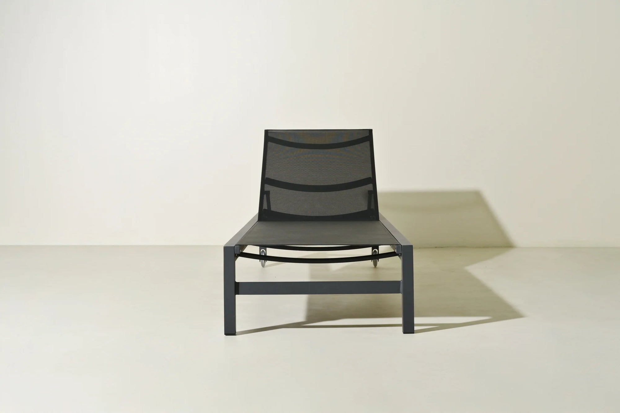 Aires Chaise Lounge