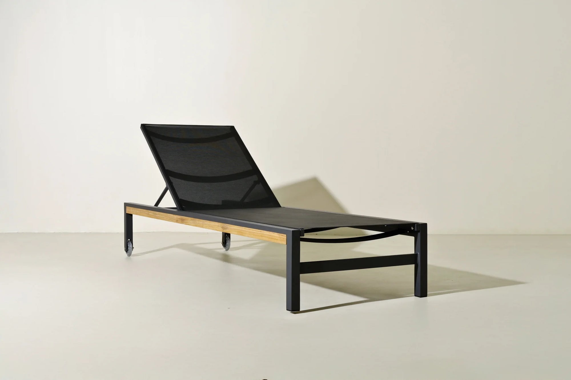 Aires Chaise Lounge
