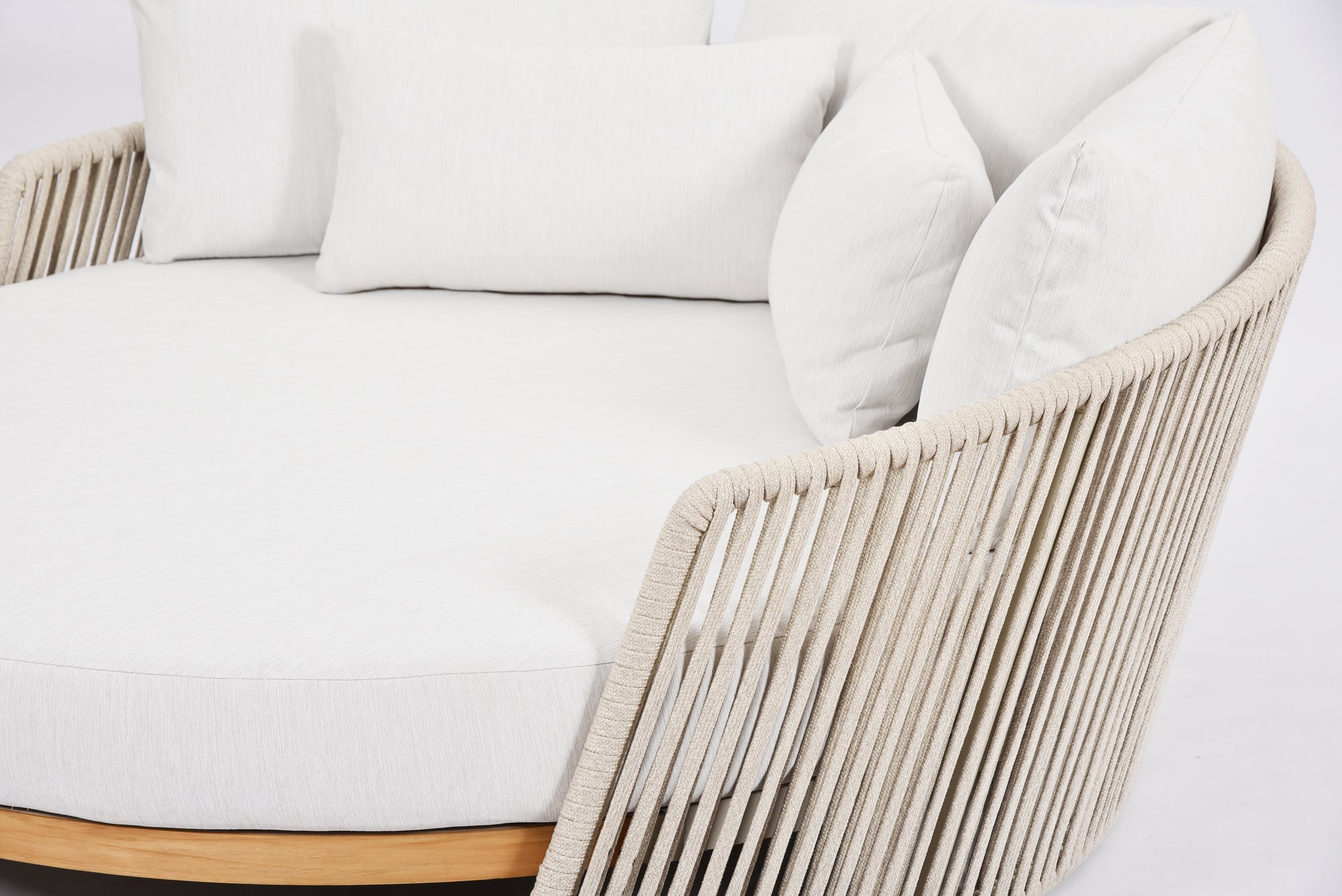 Covo Round Daybed