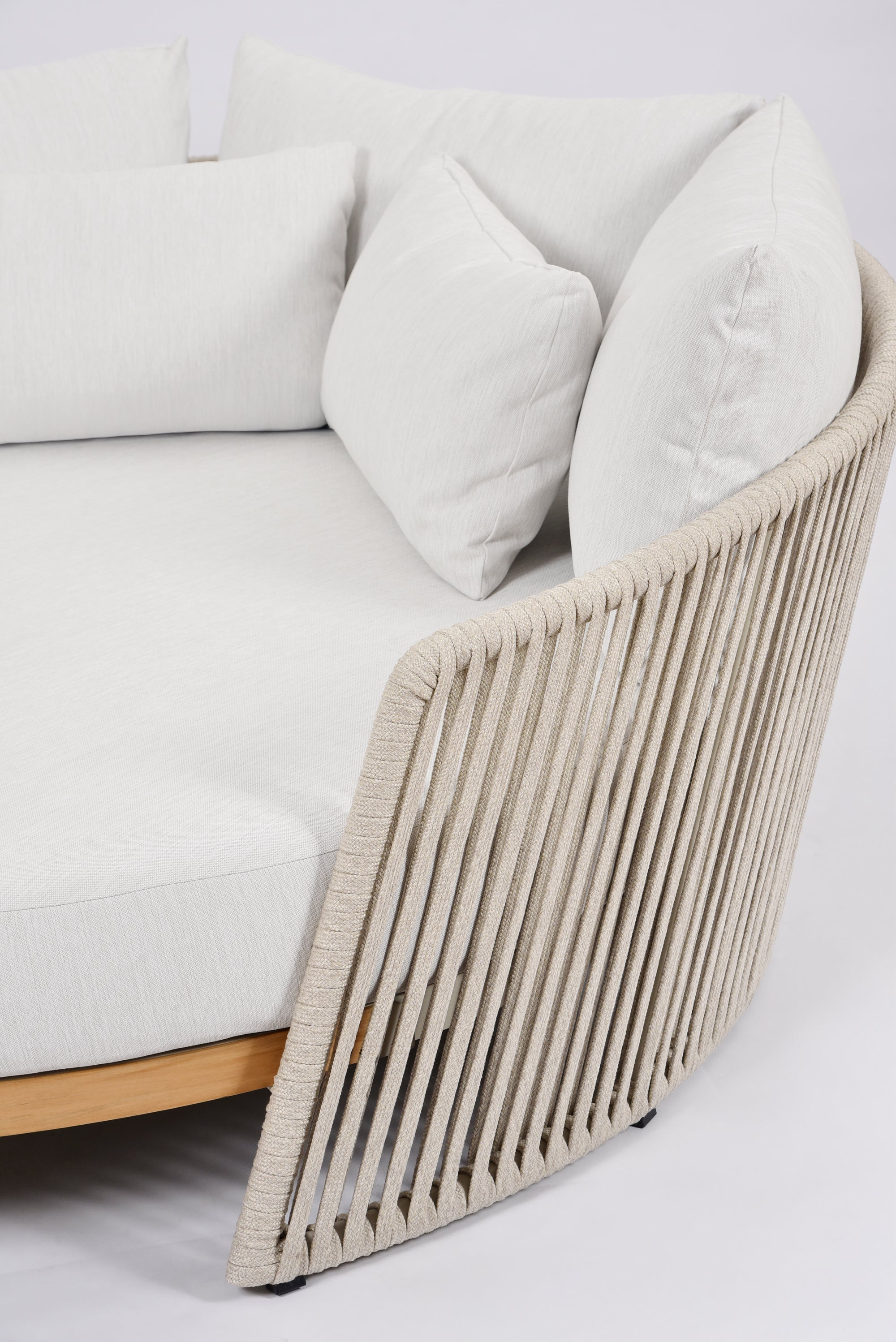 Covo Round Daybed